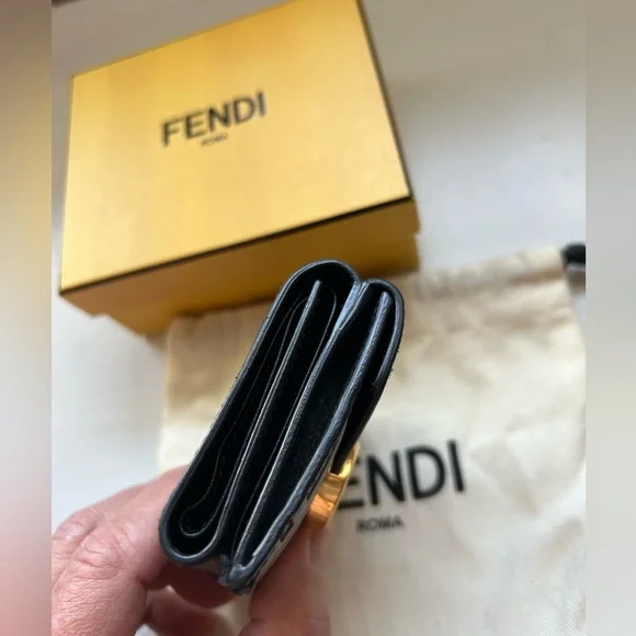Fendi Embossed Leather Trifold compact wallet - Picture 5 of 12